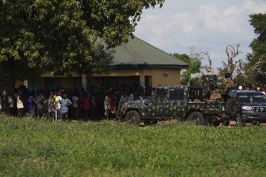 NAORUŽANI NAPADAČI OTELI 45 LJUDI NA SEVERU ZEMLJE Napad u Nigeriji trajao do zore