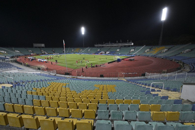 JEZIVA TRAGEDIJA U KOMŠILUKU Poznati trener pronađen mrtav ispred nacionalnog stadiona