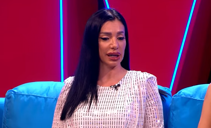 "PLAKALA JE JER SE RASTAJE OD MENE" Aleksandra nema kontakt sa ćerkom, slomila se u emisiji uživo: "Moje dete je ugroženo"