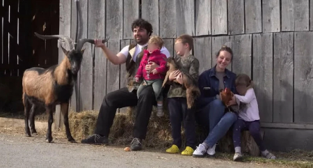 OSTAVIO SVE I OTIŠAO NA SELO Naš poznati glumac se bavi poljoprivredom, sad je razvio i biznis: "Ljudi vape za tim" (FOTO)