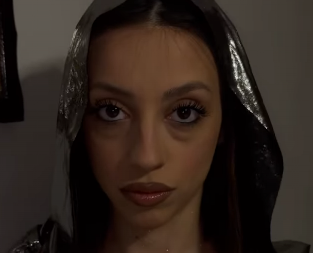 DEČKO JOJ BIO SA TRANS OSOBOM, A ONA SAD PRIVEDENA ZBOG NASILNIČKOG PONAŠANJA Evo ko je Ivona Stefanović!