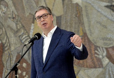 VUČIĆ VRATIO ŽAKLINU NA FABRIČKA PODEŠAVANJA Pokušala da ga isprovocira, evo ŠTA joj je rekao