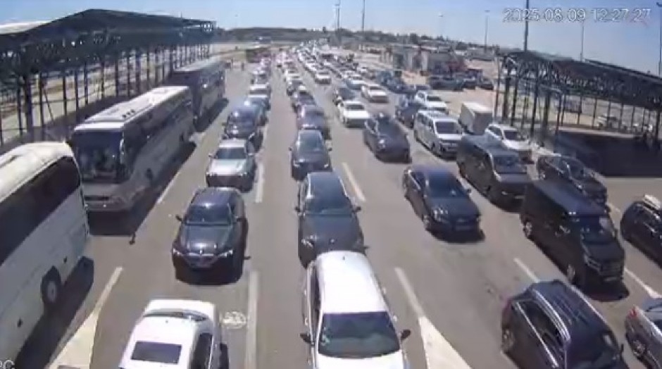 OVDE SE ČEKA SATIMA Haos na graničnim prelazima, oglasio se i MUP