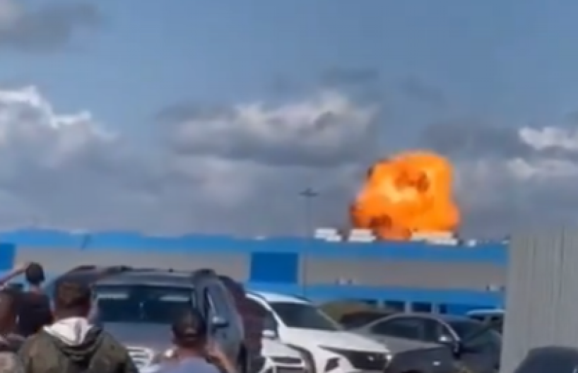 DRAGOCENO SKLADIŠTE ORUŽJA ODLETELO U VAZDUH! Ukrajina zadala pakleni udarac sa daljine od 1.300 kilometara (VIDEO)