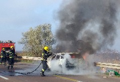 NA CETINJU IZGOREO AUTOMOBIL Sumnja se da je požar podmetnut