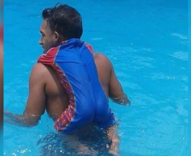 KAKO JEDNA FOTOGRAFIJA MOŽE DA PREVARI SVE Muškarac u bazenu postao hit na mrežama, da li vidite šta nedostaje?