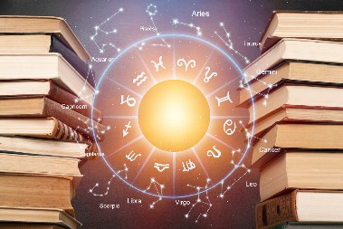 ZVEZDE, SUNCE I MESEC Biblijski pogled na traženje budućnosti u nebesima, koji put vodi ka pravoj mudrosti?