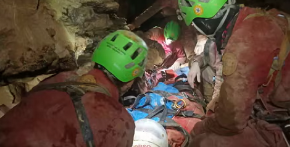 ZAROBLJENA 580 METARA POD ZEMLJOM Speleološkinja ponovo u životnoj opasnosti, društvene mreže besne zbog njenog ponašanja! (VIDEO)