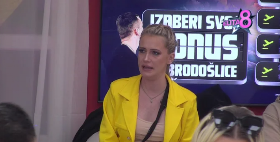 NIKADA JE NE BISTE PREPOZNALI! Trudna Milica ne liči na sebe, isplivale nikad viđene fotografije: Pirsing, go stomak i tanke usne