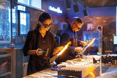 ŽENE VREDNIJE I ODGOVORNIJE, ALI JOŠ UVEK DALEKO OD MUŠKARACA Evropa i dalje zatvara oči pred ogromnom razlikom u platama