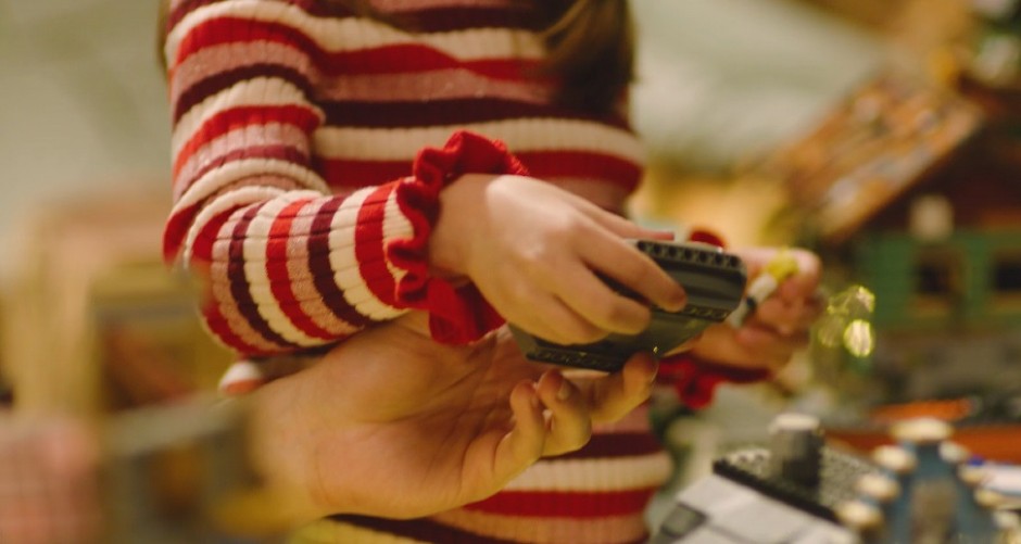 OVO SU DOS-OVCI ZABRANILI SNS-U Vrhunac licemerja - ne sme maloletno dete u spotu , a pogledajte ŠTA danas rade!