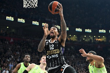 EFES JE STREPTOMICIN ZA SRSKE KLUBOVE Partizan "iskopirao" Zvezdu i pao u Istanbulu
