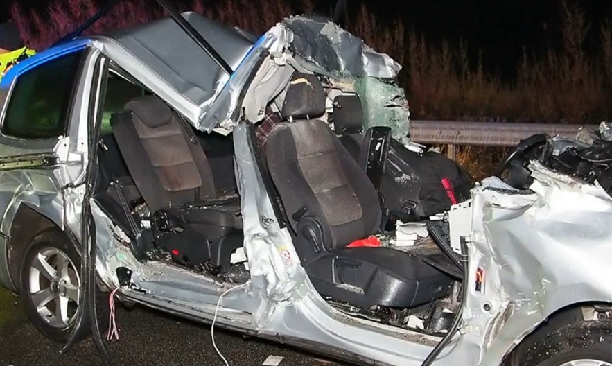 NAJSTRAŠNIJE SCENE SA MESTA POGIBIJE SRPSKE PORODICE Objavljeni detalji horor udesa, kamion se zakucao u njih (VIDEO)