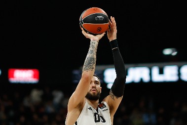 REŽIRAO IZNENAĐENJE, PA DOBIO LASKAVO PRIZNANJE Košarkaš Virtusa MVP kola