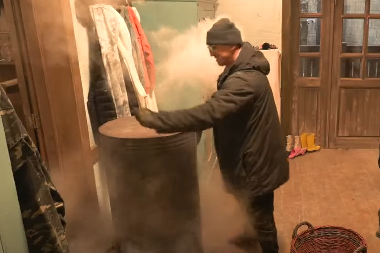 ČEKA SE KAZNA PRODUKCIJE! Kristijan Golubović uništio imanje Farme 8 - kuća ostala bez prozora, učesnici vrište od muke