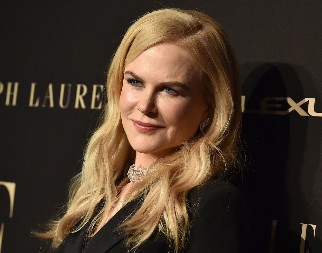 NIKOL KIDMAN U HALJINI OD CVEĆA Romantičnim stajlingom na crvenom tepihu očarala ceo svet!