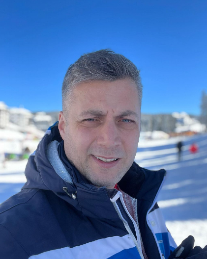 (FOTO) OAZA MIRA PO NJIHOVOJ MERI! Zavirite u dom Bojana Vaskovića, žena Aleksandra uzela stvar u svoje ruke