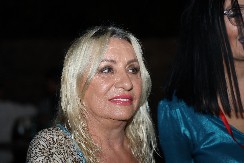 ONA JE NESUĐENA ĆERKA VESNE ZMIJANAC! Pevačica htela da je usvoji - evo zašto je odustala i da li su danas u kontaktu