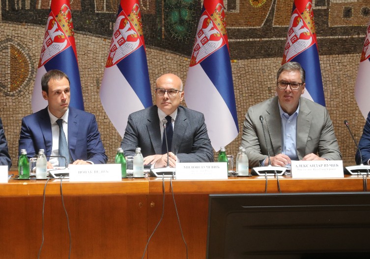 SAVEZ SRBA SLOVENIJE OŠTRO OSUDIO NAPAD NA PORODICE PREDSEDNIKA I PREMIJERA SRBIJE: Podržavamo Vučića i Vučevića jer verujemo u Srbiju napretka, dijaloga i demokratskih vrednosti