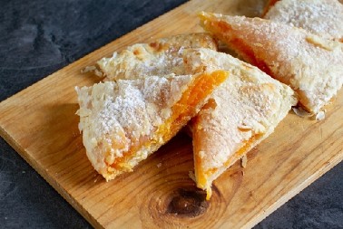 BUNDEVARA SA MLEVENIM KEKSOM  Cimet joj daje posebnu aromu, prava poslastica za sladokusce