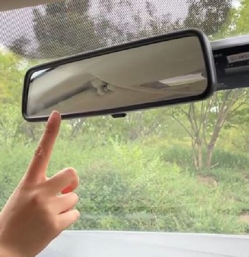 MNOGI NE ZNAJU DA POSTOJI Ovo skriveno dugme u automobilu poboljšava vidljivost u vožnji