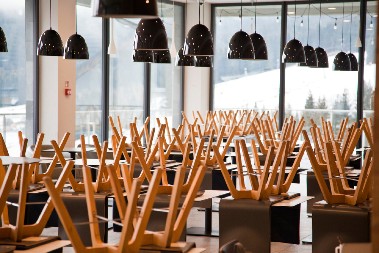 PRONAĐENO 12 TELA U RESTORANU! Policija na nogama