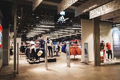 SKANDAL U SVETU MODE Adidas optužen za krađu dizajna tradicionalnih meksičkih sandala, procenite sami ima li sličnosti