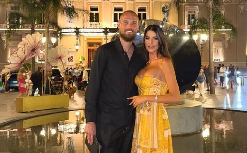 ŽENA FUDBALERA KAO MILION DOLARA! Ana Rajković na sebi ima ogrlicu od 13.000 evra, luksuz na najvišem nivou (FOTO)