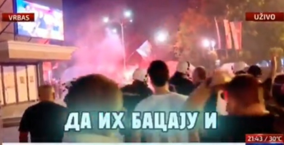 I REPORTER PROPAGANDNE MAŠINERIJE TERORISTA MORAO DA PRIZNA ISTINU Blokaderi teroristi sinoć hteli da izazovu građanski rat, započeli napad kamenicama i drugim predmetima!