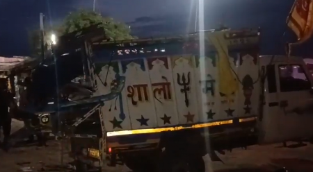 NAJMANJE 11 MRTVIH, MEĐU NJIMA SEDMORO DECE Stravična nesreća u Indiji (FOTO)