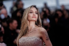 ANĐELINA DŽOLI NAPUŠTA AMERIKU? Glumica donela odluku, jedna stvar je koči