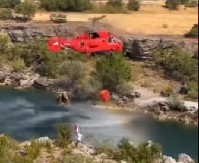 HITNO UPOZORENJE KUPAČIMA U CRNOJ GORI Odmah izvadite glavu iz vode kad čujete helikopter