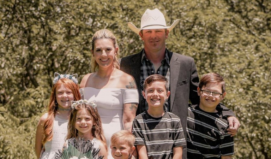 KUPALA DRUGARICINU BEBU, PA SAZNALA ISTINU KOJA JU JE UNIŠTILA Šokantna porodična tajna joj je promenila život iz korena! (VIDEO)