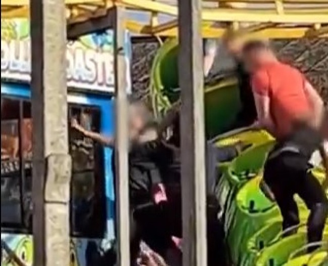 DRAMA U LUNA PARKU, ROLERKOSTER ISKOČIO IZ ŠINA Krv šikljala na sve strane, povređeno 13 dece (VIDEO)