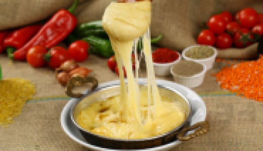 KAČAMAK SA STARE PLANINE Crni luk i sir u spoju ukusa koji se ne zaboravlja