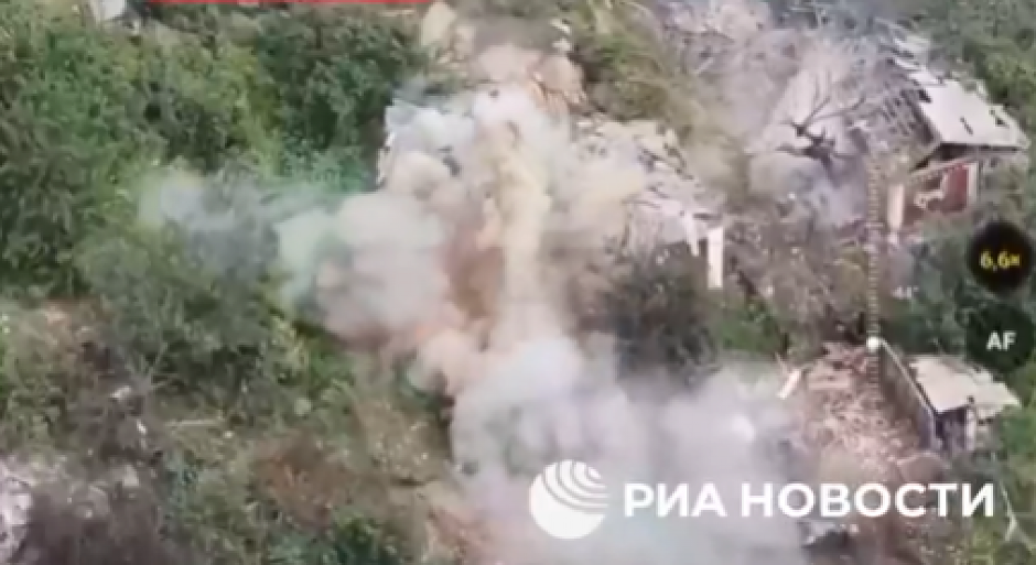 SKLONIŠTA UKRAJINSKIH VOJNIKA LETE U VAZDUH Objavljen snimak borbi za Ščerbinovku (VIDEO)