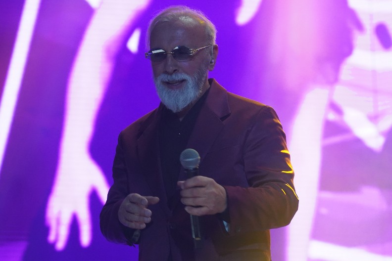 SADA SE OGRAĐJUE OD RATNIH PESAMA Dino Merlin širio mržnju, pa otkrio ono što je krio 30 godina!