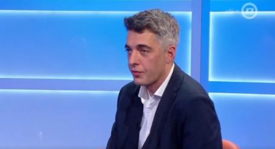 DOKLE IDE NJIHOVO LUDILO? Đorđe Miketic zadovoljan što su blokaderi u Valjevu pokušali da spale ljude u stambenoj zgradi! (FOTO)