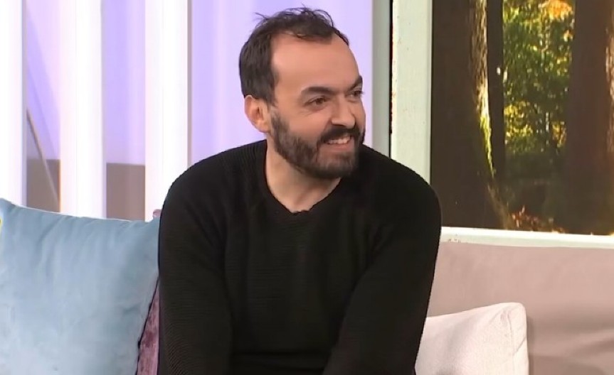 OVA ZANOSNA BRINETA JE SUPRUGA NENADA OKANOVIĆA Godinama je krije od javnosti, a zajedno su još od srednje škole (FOTO)