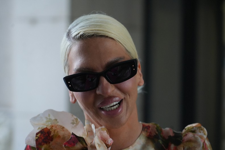 ROĐENDANSKA PROSLAVA DALEKO OD OČIJU JAVNOSTI Jelena Karleuša uhvaćena na ovom mestu, pored nje poznati muškarac