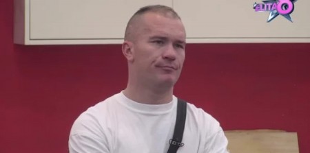 MUNJEZ IZA REŠETAKA Bivši rijaliti učesnik doživeo užas na granici, odmah se oglasio, evo o čemu se radi