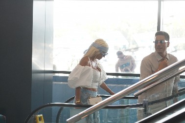 KARLEUŠA PRECRTALA JOŠ JEDNOG SARADNIKA IZ ŽIVOTA! Njegov potez Jelenu ''ranio'' kao nikada do sada, ima veze sa Divnom