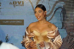 SANJU VUČIĆ VATROGASCI SPASAVALI IZ STANA Zbog pevačice cela zgrada bila u panici!