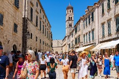 „BEŽITE ODAVDE“ Dok se svi bore za više turista, Hrvati ih teraju