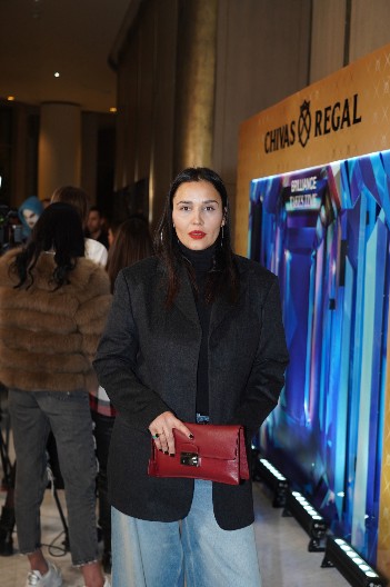 RADA RADENOVIĆ DOŽIVELA NERVNI SLOM USRED RESTORANA! Izjurila iz lokala kao furija, prisutni zanemeli od šoka