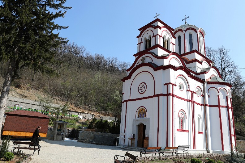 DANAS SLAVIMO DVA VELIKA SVECA Njihove mošti počivaju u manastiru Tumane