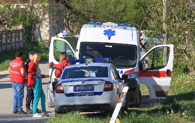 SUDARILI SE AUTO I MOTOCIKL Dvoje teško povređeno, hitno prevezeni užičku bolnicu