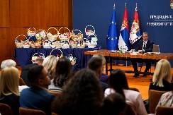 CENE 3.000 PROIZVODA IDU NADOLE Vučić: Bolji uslovi za građane, zaštitićemo i proizvođača i dobavljača