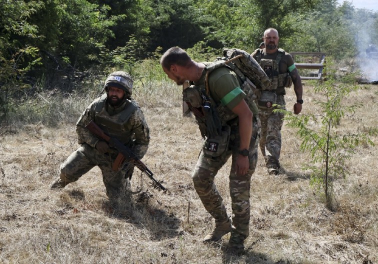 OVDE UKRAJINCI MASOVNO BEŽE SA FRONTA Broj pokušaja probijanja granice skočio za 2.000% – vlast nemoćna!