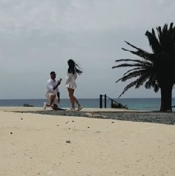 "OSTAVIO ME JE ZBOG DRUGOG MUŠKARCA" Skandalozne tvrdnje na račun našeg pevača!